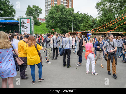 Wladiwostok, Russland - Juli 20, 2019: Festival auf das Spiel und eine Reihe von Büchern der Serie Witcher. Stockfoto