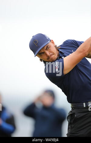 Die USA Rickie Fowler auf der 11 Loch in der zweiten Runde der 148 British Open Championship im Royal Portrush Golf Club in County Antrim, Nordirland, am 19. Juli 2019. (Foto von Koji Aoki/LBA SPORT) Stockfoto