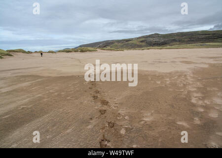 Sandwood Bay ist eine natürliche Bucht in Sutherland, an der Nordwestküste von Festland Schottland. Es ist am besten für seine Fernbedienung Long Beach bekannt Stockfoto