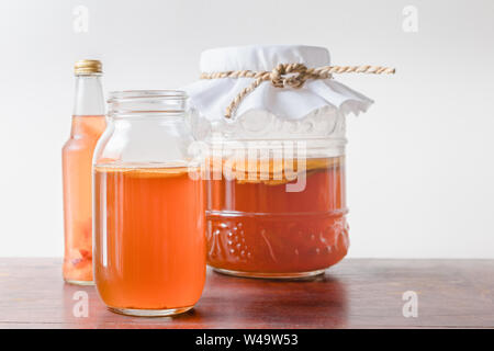 Kombucha Tee beliebte fermentiert gesunden Drink natural high Probiotika. Stockfoto