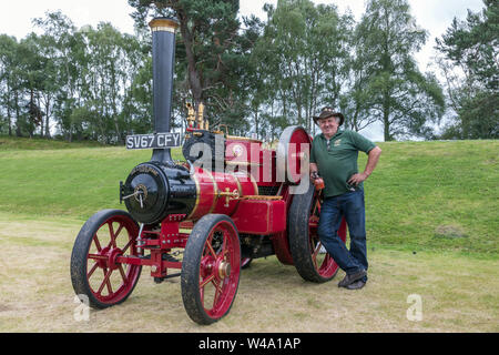 Grantown Ost, Großbritannien. 21. Juli 2019. Der erste Dampf gehalten in Grantown Ost, Morayshire, Großbritannien beliebte mit einer Dampfmaschine und Oldtimer Enthusiasten als auch Zuschauer. Bild von DAVIE ADAM auf seinem 1 Zoll 2017 Nachbau eines Roten Tasker Little Giant Typ A 2 Dampfmaschine Credit: Findlay/Alamy leben Nachrichten Stockfoto