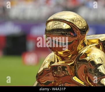 London, Großbritannien. 21. Juli, 2019. Reflexionen über das Stadion auf der Omega spaceman, sofern der 50. Jahrestag der Landung des Menschen auf dem Mond comemorate. Jahrestag Spiele Leichtathletik. London Stadion. Stratford. London. UK. Kredit Garry Bowden/SIP-Foto Agentur/Alamy Leben Nachrichten. Credit: Sport in Bildern/Alamy leben Nachrichten Stockfoto