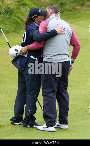 Der Englander Lee Westwood Rechts Mit Caddy Und Freundin Helen Geschichte Nach Dem 18 Beim 4 Tag Der Offenen Meisterschaft 2019 Im Royal Portrush Golf Club Stockfotografie Alamy