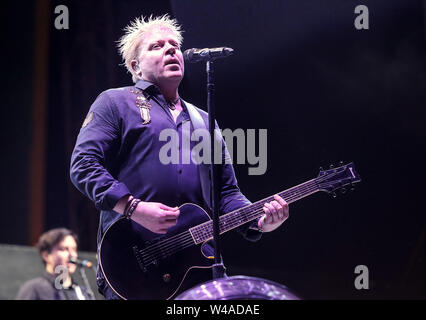 MOUNTAIN VIEW, Kalifornien - 20. Juli: Die Nachkommen Sänger Dexter Holland führt während der Vans Warped Tour 25. Jahrestag im Shoreline Amphitheater am 20 Juli, 2019 in Mountain View, Kalifornien. Foto: Christopher Victorio/imageSPACE/MediaPunch Stockfoto