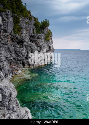 Die Grotte, Bruce Peninsula Park in der Nähe von Tobermory, Ontario, Kanada im Sommer Stockfoto