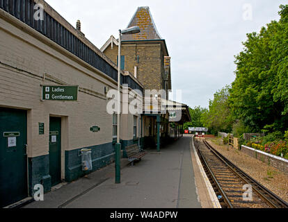 Shanklin Bahnhof ist ein Grad II Bahnhof Shanklin auf der Isle of Wight mit aufgeführt. Es ist die Endstation der Island Line Stockfoto