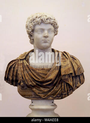 Caracalla (188-217). Römische Kaiser. Marmor Kopf als eine Jugend in einem modernen Alabaster büste gesetzt. C 212 AD. Neapel Archäologischen Museum. Stockfoto