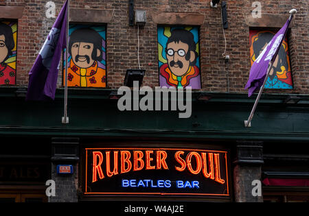 Rubber Soul, einer der Beatles Thema Clubs auf die Mathew Street in Liverpool, England Stockfoto