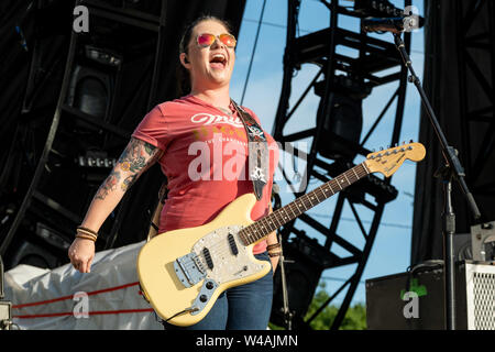 Juli 20, 2019 - Twin Lakes, Wisconsin, USA - ASHLEY MCBRYDE während des Landes Donner Music Festival in Twin Lakes, Wisconsin (Credit Bild: © Daniel DeSlover/ZUMA Draht) Stockfoto