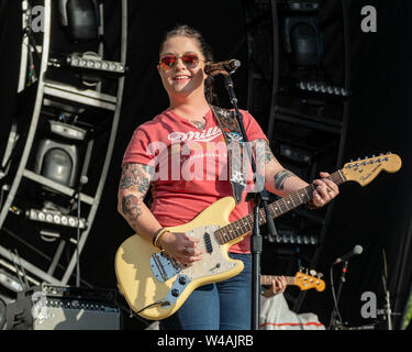 Juli 20, 2019 - Twin Lakes, Wisconsin, USA - ASHLEY MCBRYDE während des Landes Donner Music Festival in Twin Lakes, Wisconsin (Credit Bild: © Daniel DeSlover/ZUMA Draht) Stockfoto