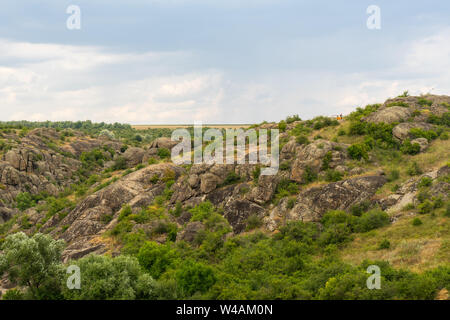 Große Granit Canyon. Dorf Aktove. In der Ukraine. Schöne Landschaft Stockfoto