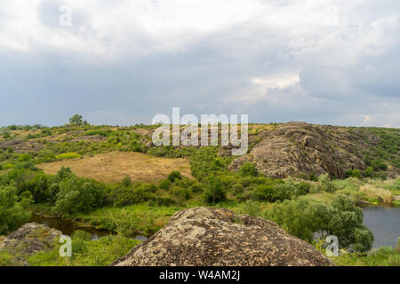 Große Granit Canyon. Dorf Aktove. In der Ukraine. Schöne Landschaft Stockfoto