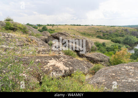 Große Granit Canyon. Dorf Aktove. In der Ukraine. Schöne Landschaft Stockfoto