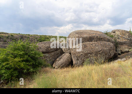 Große Granit Canyon. Dorf Aktove. In der Ukraine. Schöne Landschaft Stockfoto