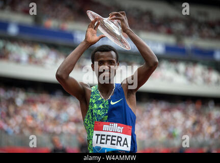 London, Großbritannien. 21. Juli, 2019. Samuel TEFERA (ETH) Sieger von 1,6 Männer - emsley Carr mit einer Zeit von 3:49:45 während der MŸller Jubiläum Spiele London Grand Prix 2019 bei den Olympischen Park, London, England am 21. Juli 2019. Foto von Andy Rowland/PRiME Media Bilder. Credit: PRiME Media Images/Alamy leben Nachrichten Stockfoto