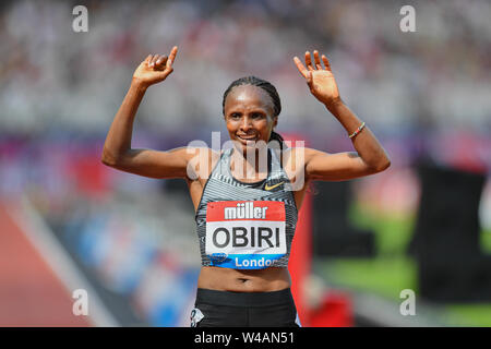 LONDON, Vereinigtes Königreich. 21 Jul, 2019. Hellen Obiri (KEN) feiert nach dem Gewinn der WomenÕs 5000 m während Muller Geburtstag Spiele in London Stadion am Sonntag, 21. Juli 2019 in London, England. Credit: Taka G Wu/Alamy leben Nachrichten Stockfoto