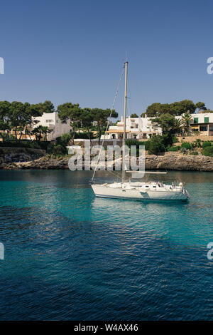 Erstaunlich yatch in Gala Gran, Cala DÒr, Mallorca. Stockfoto