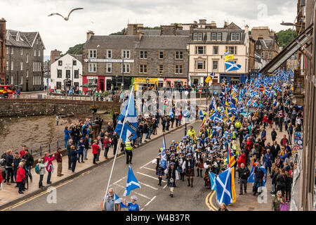 Oban, alle unter einem Banner Unabhängigkeit März - 2019 Stockfoto