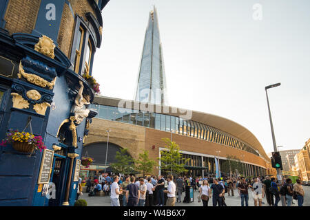 Die tauschwaren Arme der London Bridge Station Stockfoto