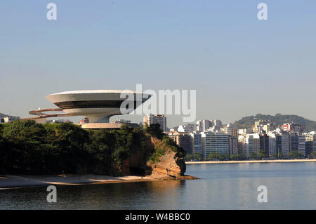 MAC - Museum für Zeitgenössische Kunst von Niterói im Bundesstaat Rio de Janeiro. Stockfoto