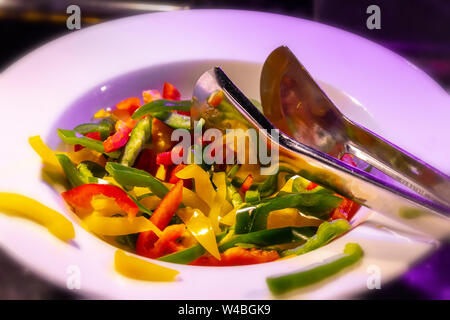 Verschiedene Salate auf einem Buffet. Stockfoto