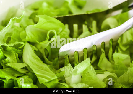 Verschiedene Salate auf einem Buffet. Stockfoto