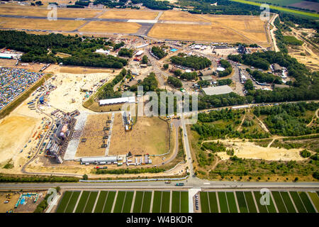 Luftbild Festival ParookaVille 2019 am Airport Weeze, Musik Festival im Bereich der elektronischen Tanzmusik in Weeze am Niederrhein, Nordrhein-W Stockfoto