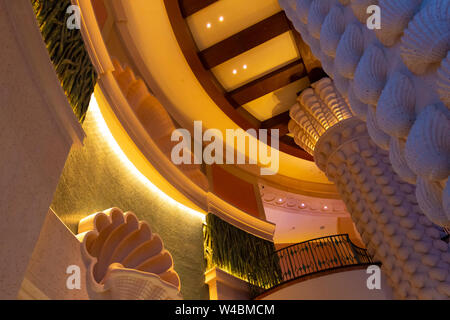 Dubai, VAE - November 29, 2018: Architektonische Elemente des Atlantis Hotel auf der Palm Jumeirah. Stockfoto