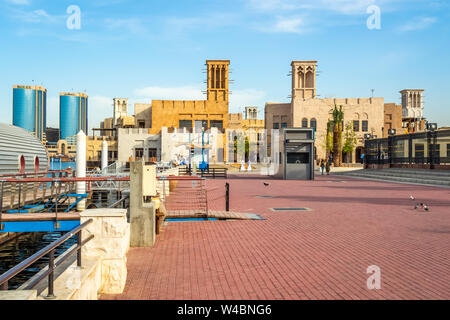 Dubai, VAE - Dezember 1, 2018: Al Fahidi im Historischen Viertel, auch bekannt als Al Bastakiya. Stockfoto