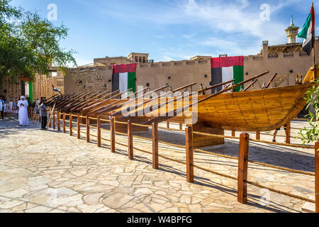 Dubai, VAE - Dezember 1, 2018: Al Fahidi im Historischen Viertel, auch bekannt als Al Bastakiya. Stockfoto