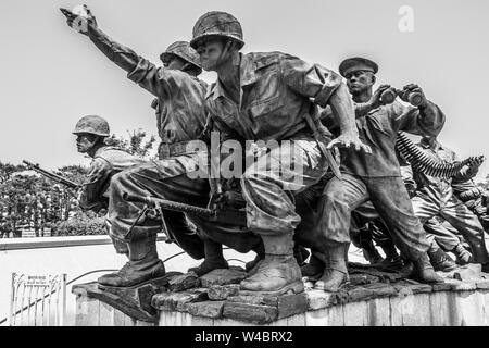 Denkmal mit kämpfenden Soldaten Unternehmen für friedliche Wiedervereinigung im War Memorial von Korea. Yongsan, Seoul, Südkorea, Asien. Stockfoto