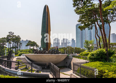 Panorama der großen zentralen Denkmal mit kämpfenden Soldaten im War Memorial von Korea. Yongsan, Seoul, Südkorea, Asien. Stockfoto