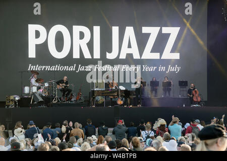 Pori, Finnland. Juli 2019 18. Melody Gardot führt an der Finnischen Pori Jazz Festival. Stockfoto