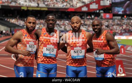 London, Großbritannien. 21. Juli 2019. Die Niederländische mens 4 x 100 m Staffel, nachdem sie Fertig 3. und einen nationalen Rekord. Christopher Garcia, Taymir Burnett, Hensley Paulina und Churandy Martina (NED). Jahrestag Spiele Leichtathletik. London Stadion. Stratford. London. UK. Kredit Garry Bowden/SIP-Foto Agentur/Alamy Leben Nachrichten. Stockfoto