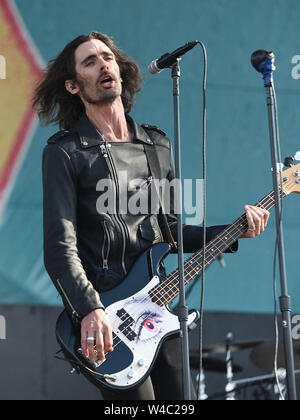 Kalifornien, USA. 21. Juli, 2019. Die Amerikaner lehnt - Tyson Ritter, der während der Vans Warped Tour 25. Jahrestag am 21. Juli 2019 in Mountain View, Kalifornien. Credit: MediaPunch Inc/Alamy leben Nachrichten Stockfoto