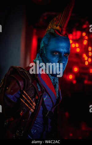 DNIPRO, UKRAINE - Juni 26, 2019: Porträt der Cosplayer, in der das Bild des Yondu Udonta aus Film Wächter der Galaxie von Marvel Comics. Stockfoto