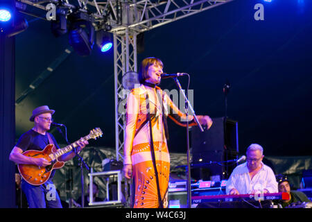 Corinne Drewery mit Swing Out Sister auf der Bühne 2, Tag 1, der OnBlackheath Music Festival 2019 Stockfoto