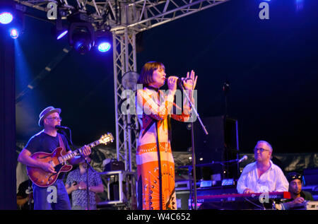 Corinne Drewery mit Swing Out Sister auf der Bühne 2, Tag 1, der OnBlackheath Music Festival 2019 Stockfoto