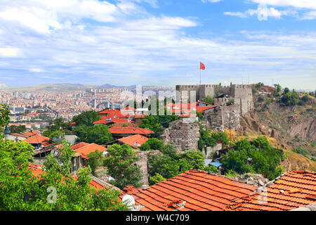 Luftaufnahme der Hauptstadt Ankara und Hisar Schloss, Türkei. Blick von Hisar Castle Hill Stockfoto