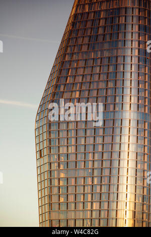 Sonnenaufgang an einem Blackfriars (Vase), von der Millennium Bridge in London England Großbritannien erfasst Stockfoto