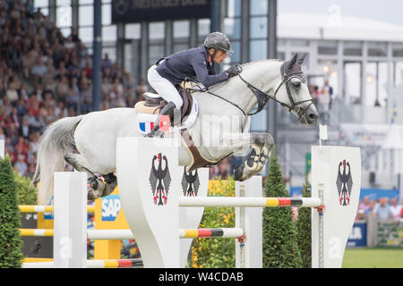 Olivier ROBERT, FRA, auf Vangog du Mas Garnier, Förderung, Mercedes-Benz Nations Cup, Team Springen mit zwei Umläufen, am 18.07.2019, Welt des Pferdesports, CHIO Aachen 2019 vom 16.07 - 21.07.2019 in Aachen/Deutschland; | Verwendung weltweit Stockfoto