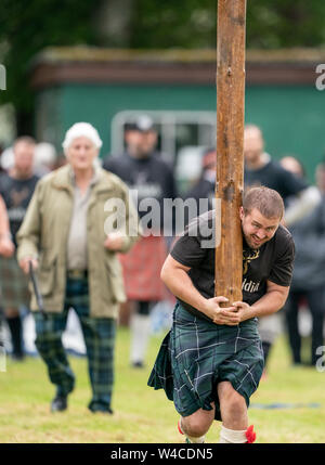 20. Juli 2019. Tomintoul Highland Games, Tomintoul, Moray, Schottland, Großbritannien. Dies ist eine Szene aus dem 175-Spiele. Bild Inhalt: - James dawkinswith der Stockfoto