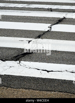 Risse in der Straße Japan Stockfoto