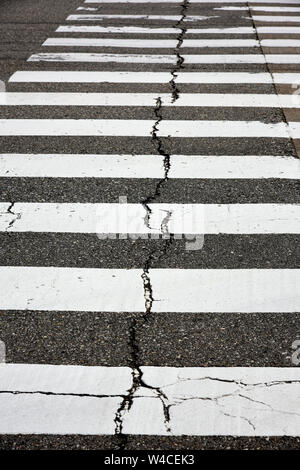 Risse in der Straße Japan Stockfoto