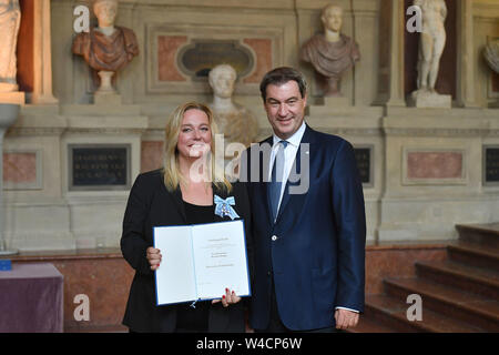 Katharina Wagner, Markus Soeder (Der bayrische Ministerpraesident und CSU-Vorsitzende). Präsentation des Bayerischen Verdienstordens im Antiquarium der Residenz München am 22.07.2019, | Verwendung weltweit Stockfoto