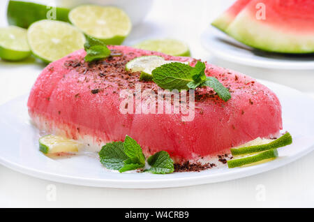 Parfait Eiscreme Sorbet von Wassermelone, Sahne und Schokolade Stockfoto