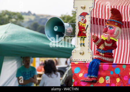 Punch und Judy an Llanfyllin Dorf zeigen, Wales Stockfoto