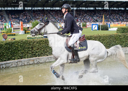 Felix HASSMANN, GER, auf SL Brazonado, Förderung, YAGEO-Preis, Jagd springen Test über Graeben und Waelle, am 19.07.2019, Welt des Pferdesports, CHIO Aachen 2019 vom 16.07 - 21.07.2019 in Aachen/Deutschland; | Verwendung weltweit Stockfoto