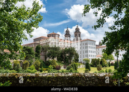 Kloster und die Kirche von San Francisco in Santiago de Compostela. Eine Historical-Artistic Denkmal im Jahr 1986 erklärt. Antike Architektur Stockfoto