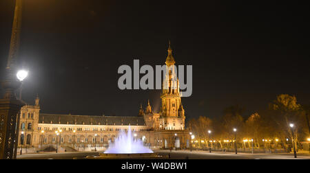 Eine wundervolle Nacht im Plaza de España in Sevilla, Spanien Stockfoto